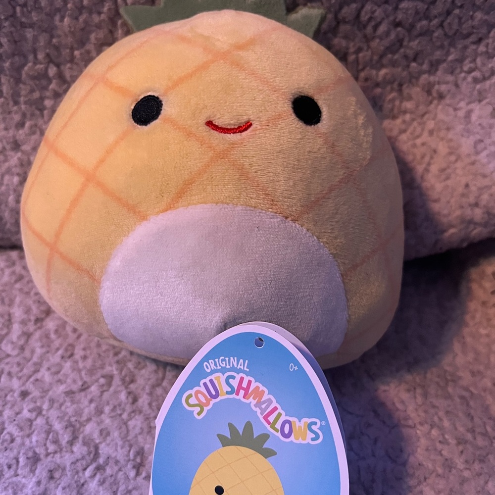 Maui squishmallow